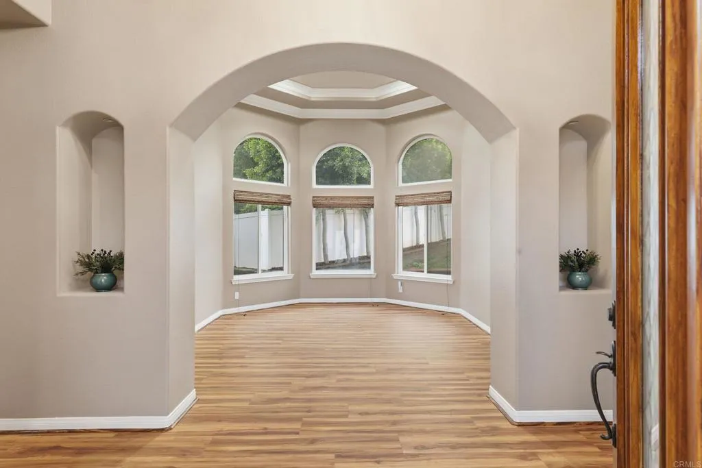 https://cdn.realtyfeed.com/cdn/127/306610353/fb79058e176a1aa3eed1d8535dd62c53.webp