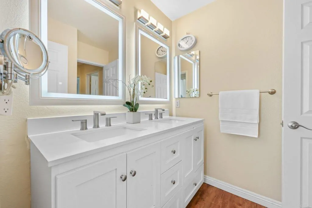 https://cdn.realtyfeed.com/cdn/127/306610359/61bacc2e366354a312e631862799fc12.webp