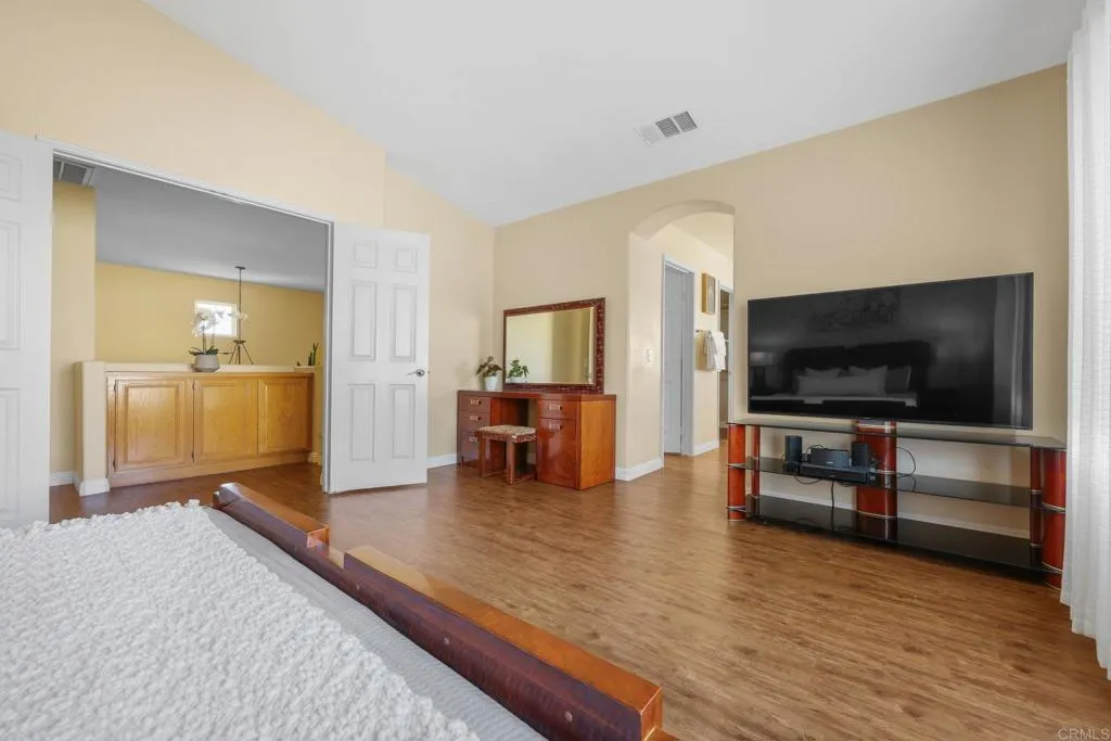 https://cdn.realtyfeed.com/cdn/127/306610359/84099de5e5aa1c65641a6e70e8dd647d.webp