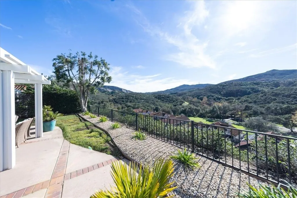 https://cdn.realtyfeed.com/cdn/127/306610364/0fd2c05fb51b40aaf928dbbd07971694.webp