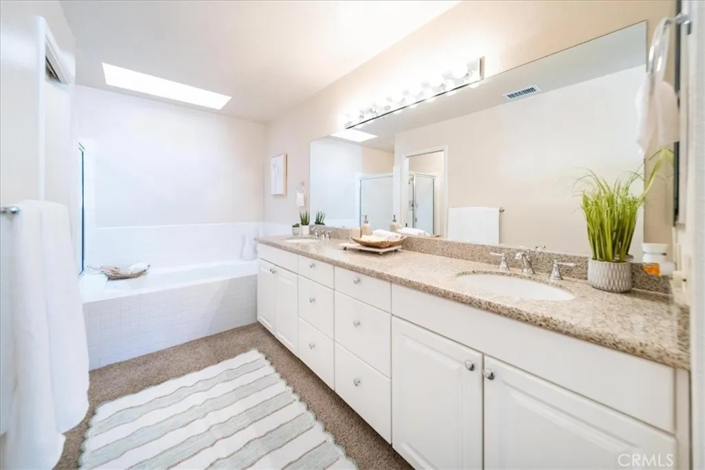 https://cdn.realtyfeed.com/cdn/127/306610364/87e453c863c90ec0a4a87a1e5f657381.webp