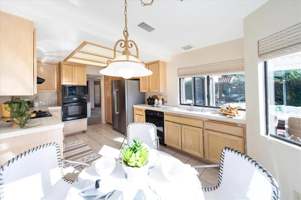 https://cdn.realtyfeed.com/cdn/127/306610364/c2a95c5633241ed39f9558041d4ffece.webp