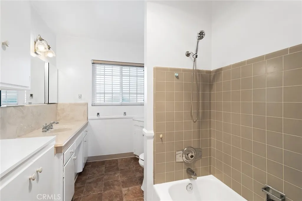https://cdn.realtyfeed.com/cdn/127/306610389/01ab636303e1c423d3e659abec58a4e0.webp