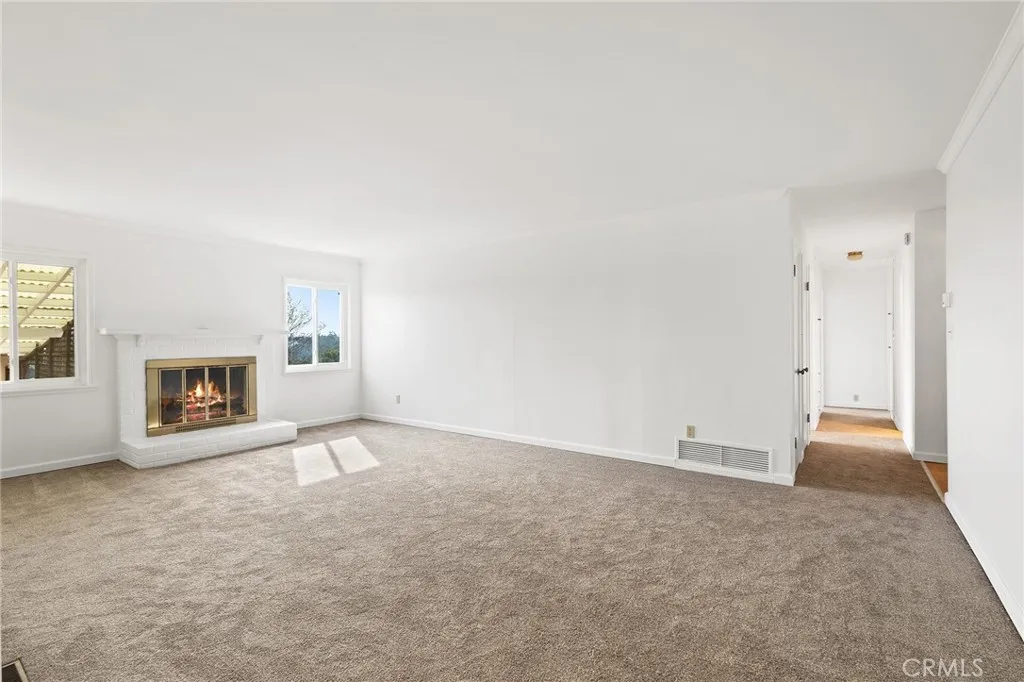 https://cdn.realtyfeed.com/cdn/127/306610389/af0e3136f66191bb5c1aa5698781fe45.webp