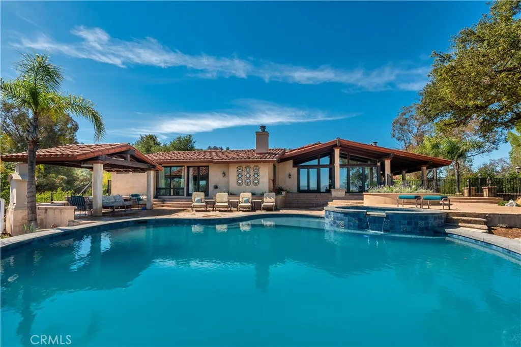 Calabasas, CA 91302
