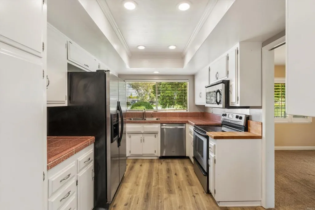 https://cdn.realtyfeed.com/cdn/127/306610443/03f93a94cc7d72c2df33954992e374ce.webp