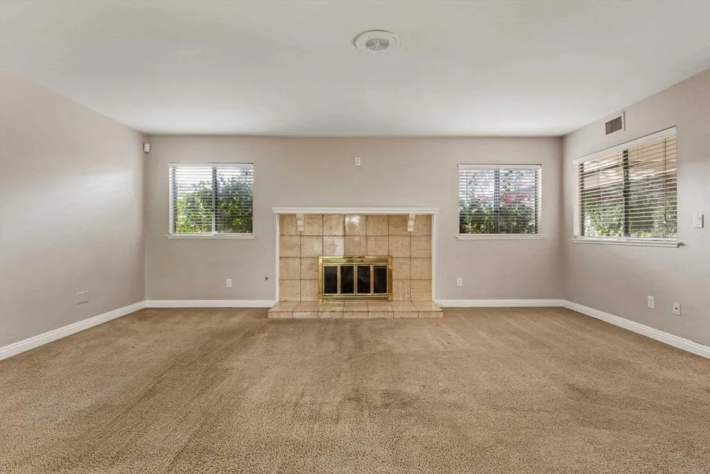 https://cdn.realtyfeed.com/cdn/127/306610443/1d6ecc6dd639f4cf713255663c719808.webp