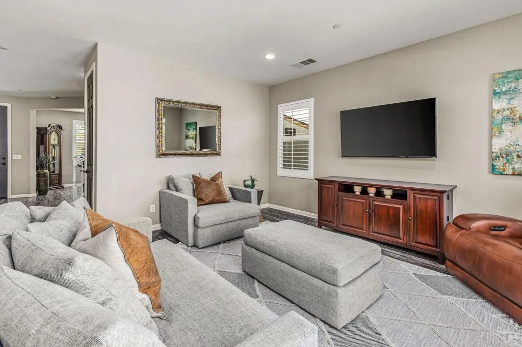 https://cdn.realtyfeed.com/cdn/127/306610444/20aba38671df1b50458e7a6045c72f70.webp
