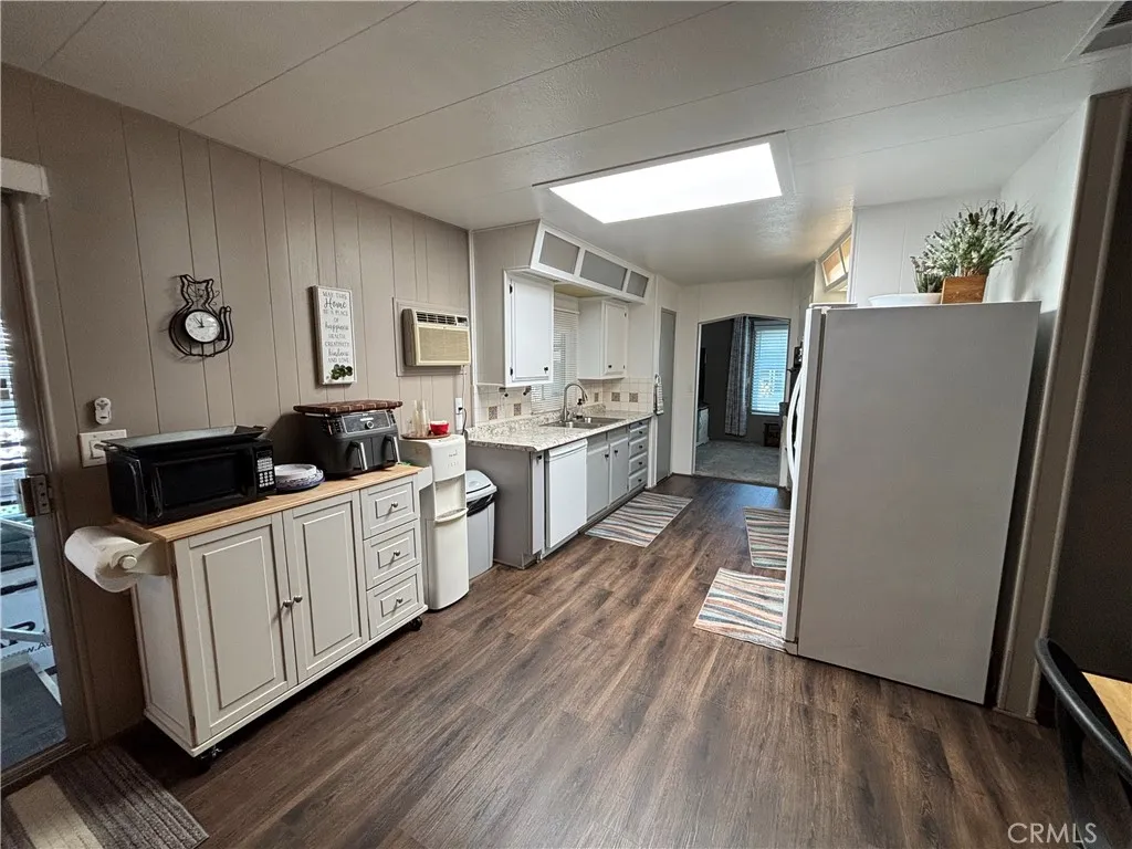 https://cdn.realtyfeed.com/cdn/127/306610484/1251d62b76e32f026c48644c42f8484b.webp