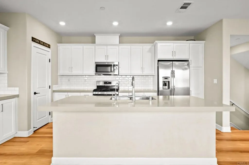 https://cdn.realtyfeed.com/cdn/127/306610494/5712a3480c1348092d7c24ec4065e436.webp