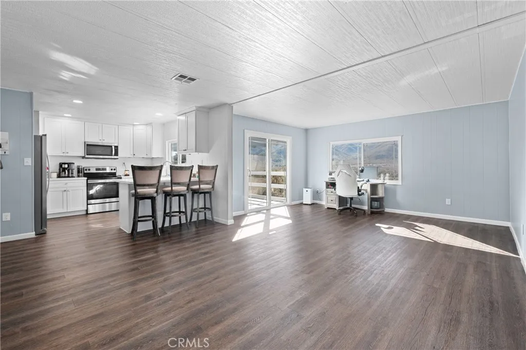 https://cdn.realtyfeed.com/cdn/127/306610530/3e01cf657973f6987728bef30803ad24.webp