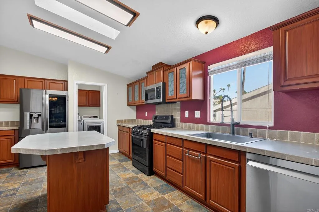 https://cdn.realtyfeed.com/cdn/127/306610582/c408e31c5ece988ceca44681916a6132.webp