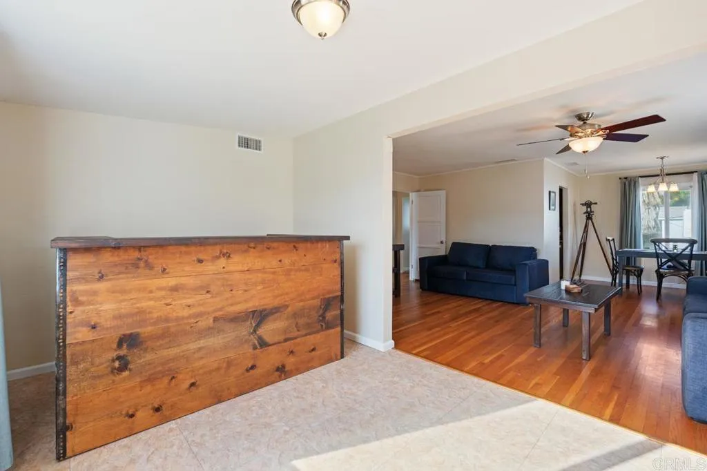 https://cdn.realtyfeed.com/cdn/127/306610585/26f31ee99fd84021c385c970315d589d.webp
