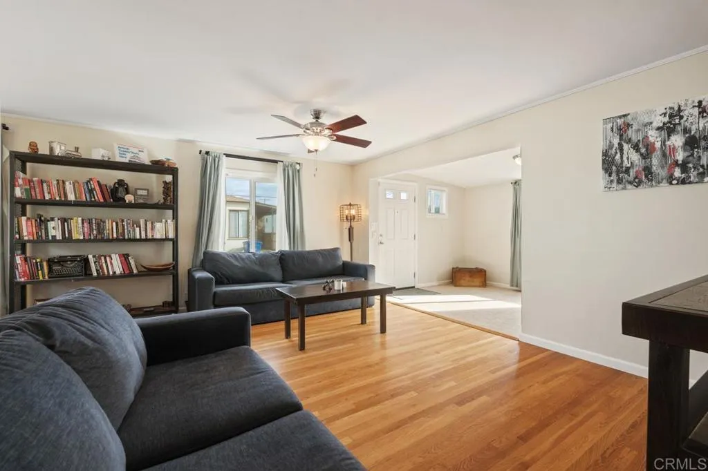 https://cdn.realtyfeed.com/cdn/127/306610585/5a38541542b7f39870b352fff2917f9c.webp