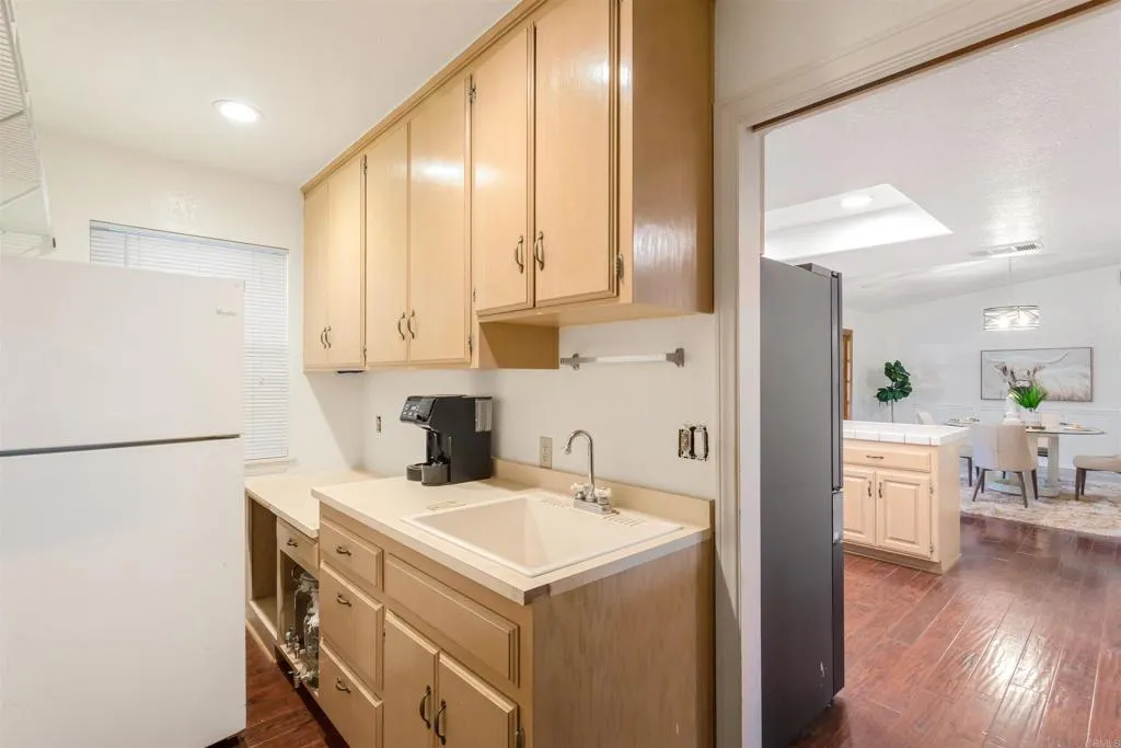 https://cdn.realtyfeed.com/cdn/127/306610632/b8b09d16f09fee0c98d3679589807e37.webp