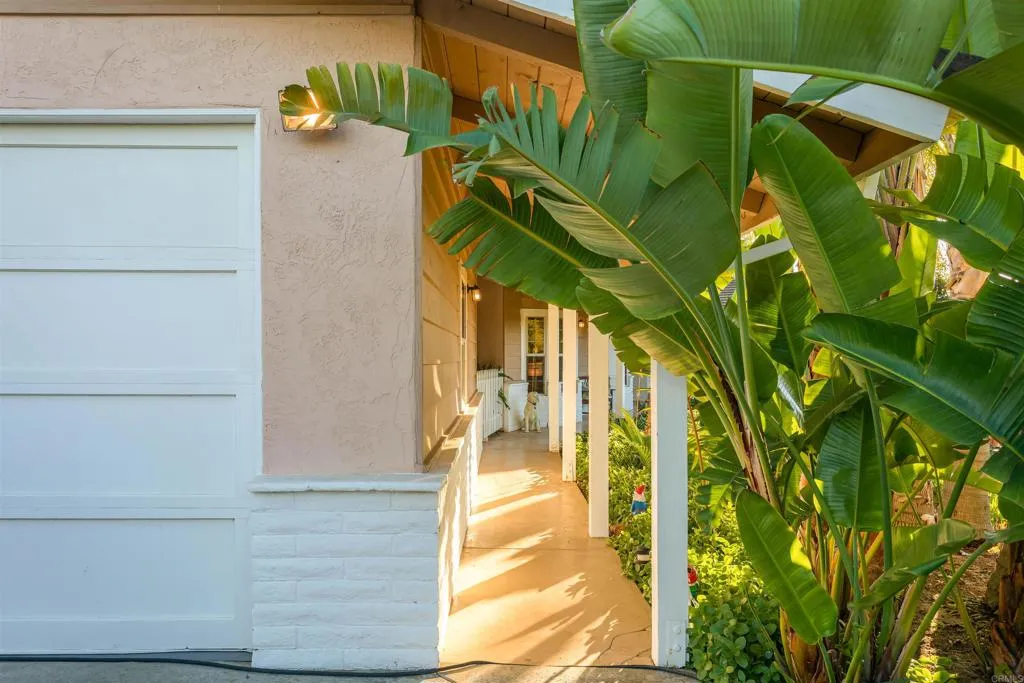 https://cdn.realtyfeed.com/cdn/127/306610632/e3d68c6f71cd066575c3c850e6505b36.webp