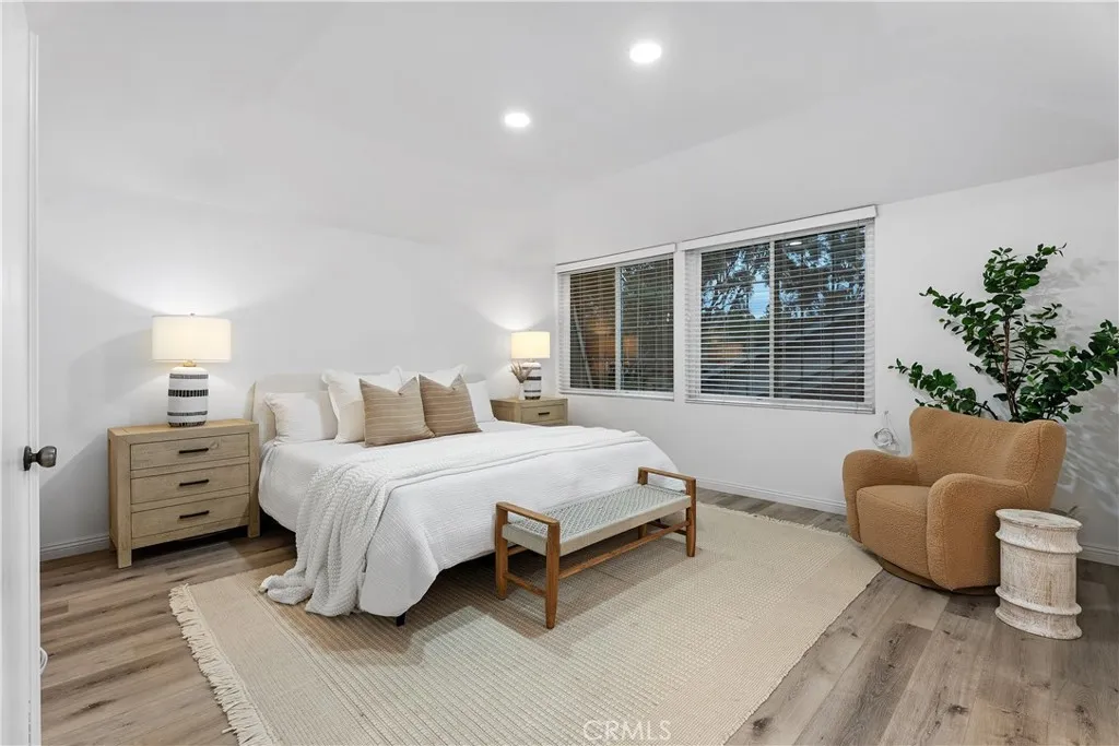 Irvine, CA, 92604