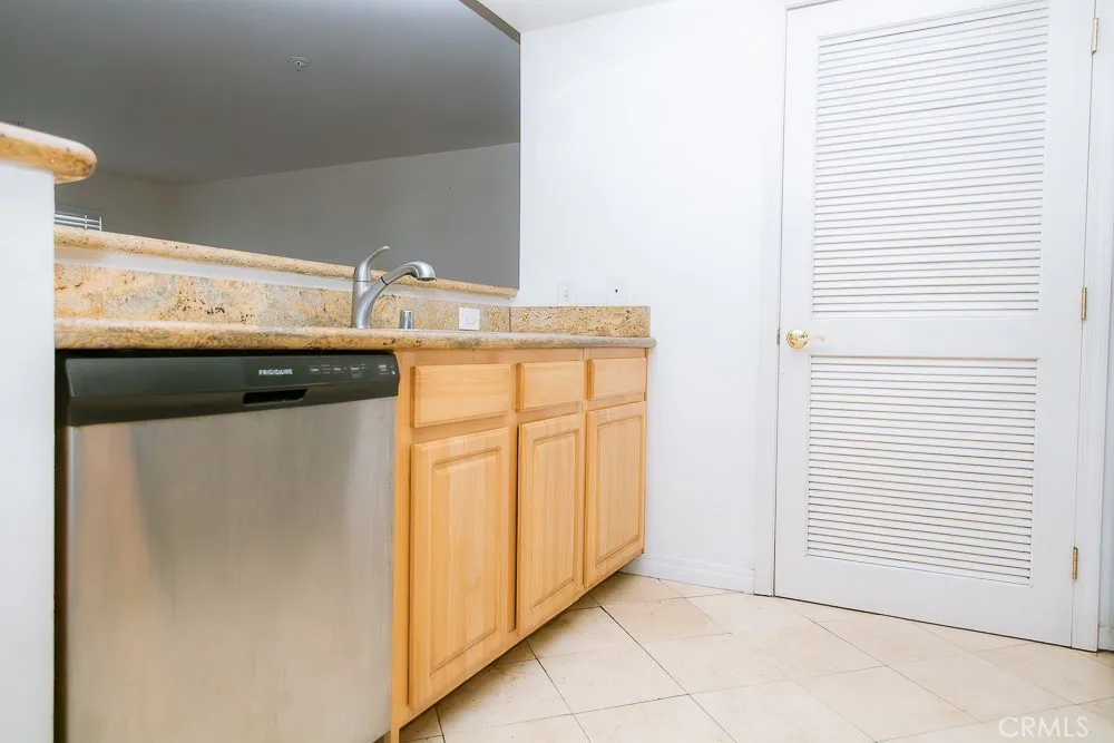 Photo #17: SW26000245 Listing: Photo #17