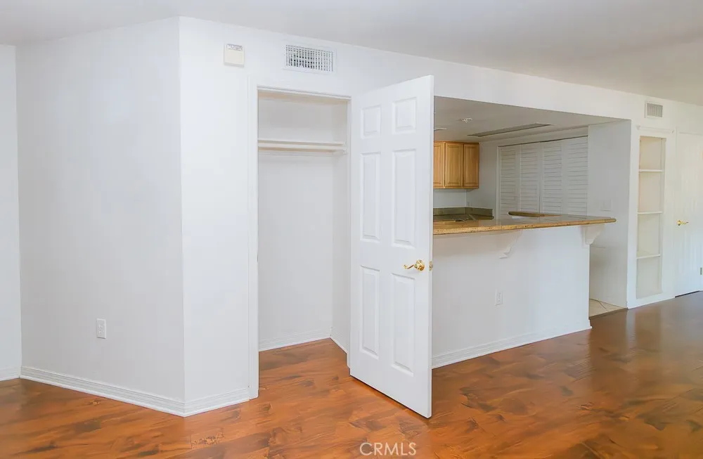 Photo #25: SW26000245 Listing: Photo #25