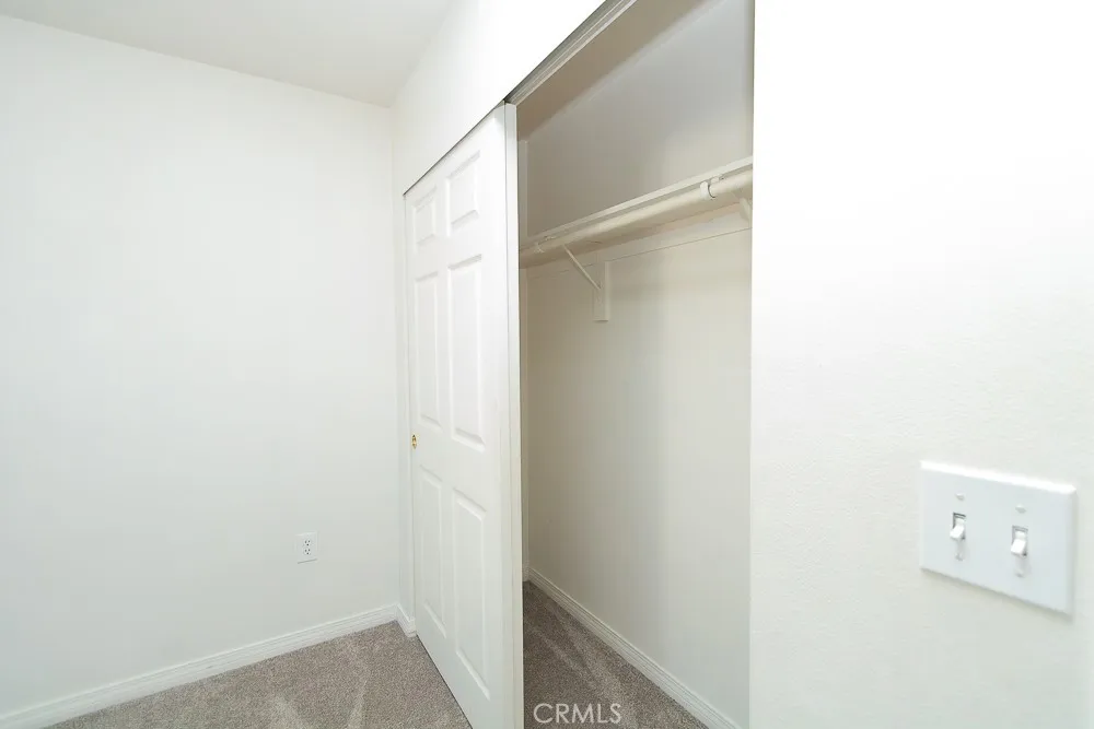 Photo #8: SW26000245 Listing: Photo #8