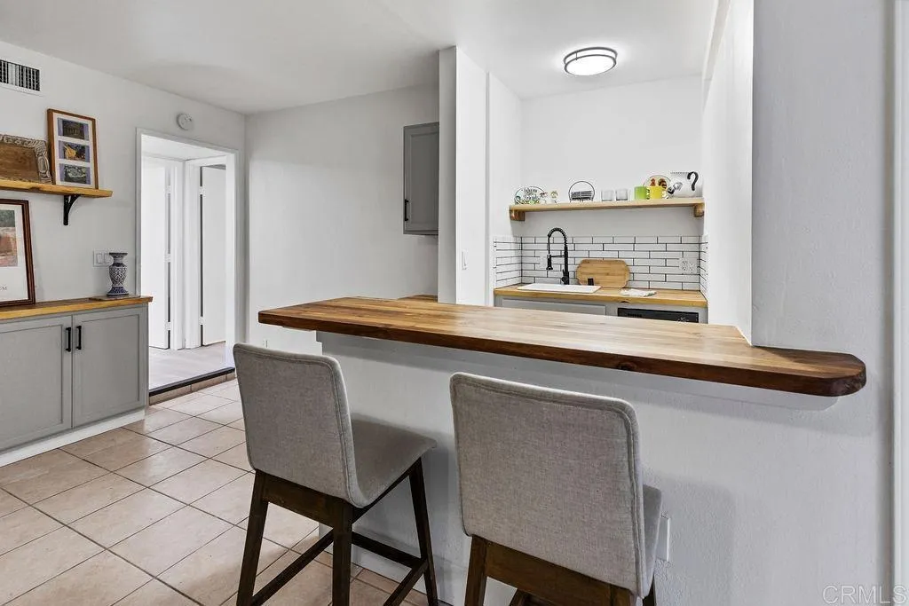 https://cdn.realtyfeed.com/cdn/127/306610675/14ba2083f688780997e3fd369231448d.webp