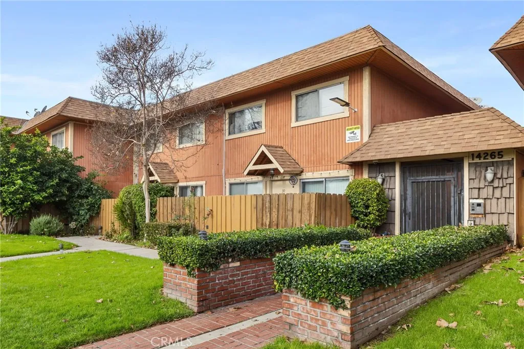 14265 Terra Bella Street Unit 40, Panorama City, CA 91402