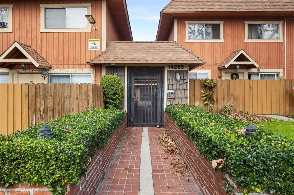 14265 Terra Bella Street Unit 40, Panorama City, CA 91402 - Photo 3 of 27, Panorama City, CA
