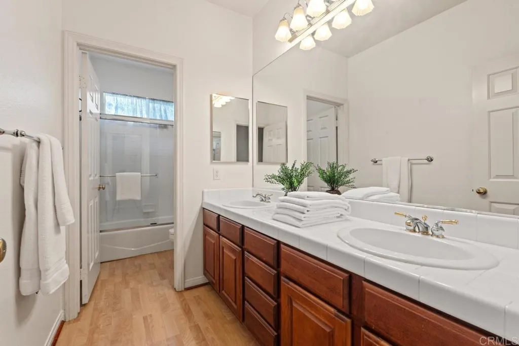 https://cdn.realtyfeed.com/cdn/127/306610842/6bfe350127bebe9160899a2ad98f7300.webp