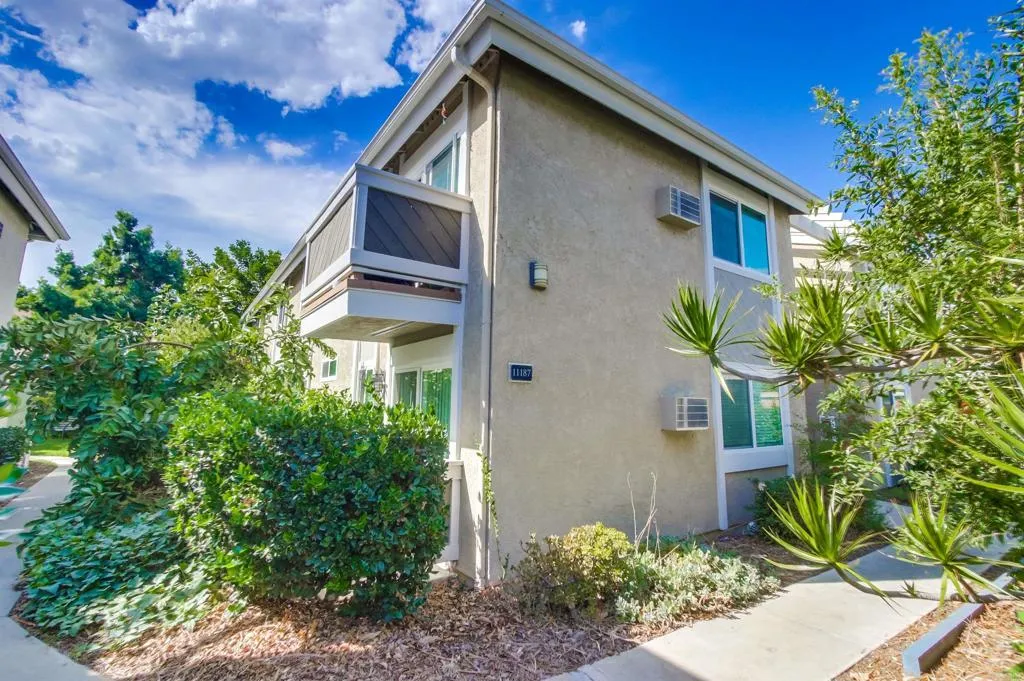 https://cdn.realtyfeed.com/cdn/127/306610891/42acad03e16b470967edf16273ee47d4.webp