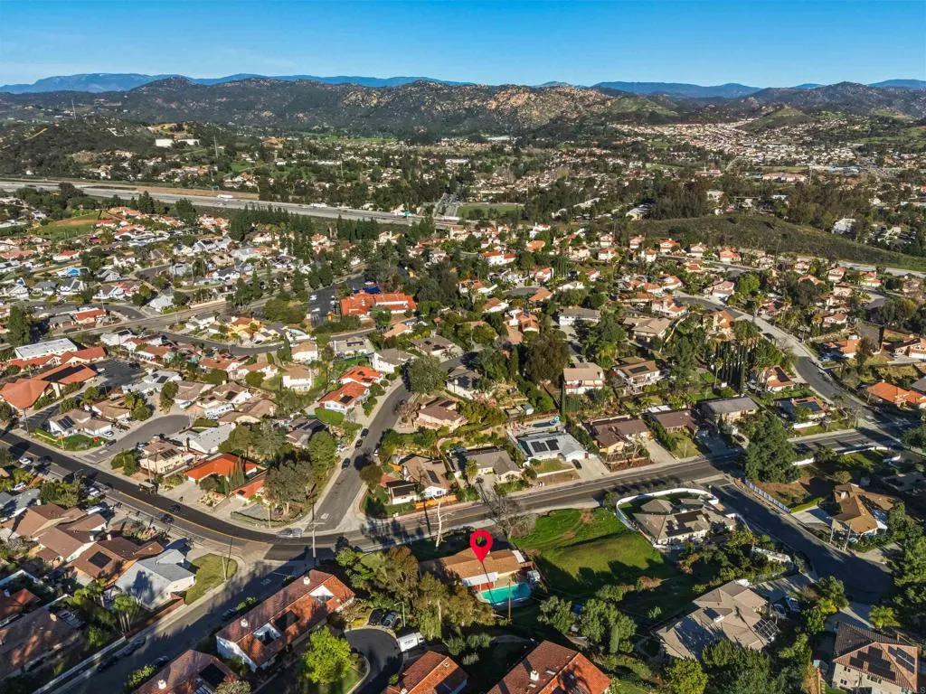 https://cdn.realtyfeed.com/cdn/127/306610892/8808059196d5ea0a9913f10f08f525df.webp