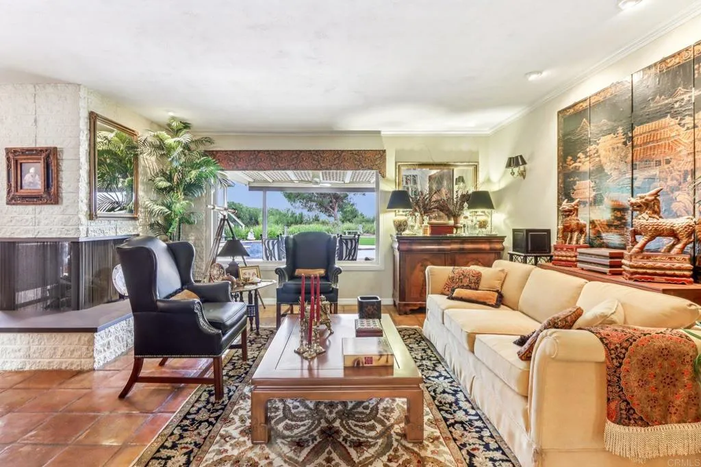 https://cdn.realtyfeed.com/cdn/127/306610893/2c1be16b756e74a0c2090a3a0450ea2c.webp