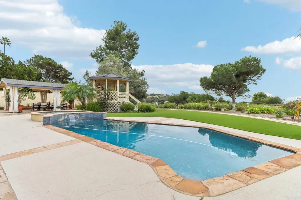 https://cdn.realtyfeed.com/cdn/127/306610893/7917703bc3c7a2831c4a78665f51507e.webp