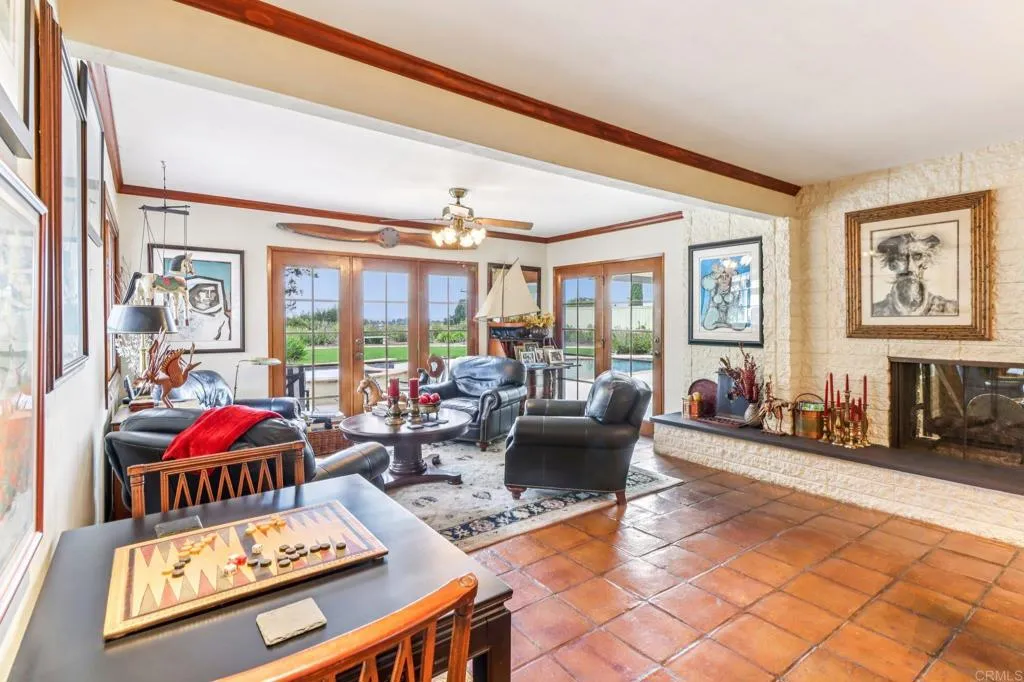 https://cdn.realtyfeed.com/cdn/127/306610893/812dc90bc1a72895455e140a2681ea9c.webp