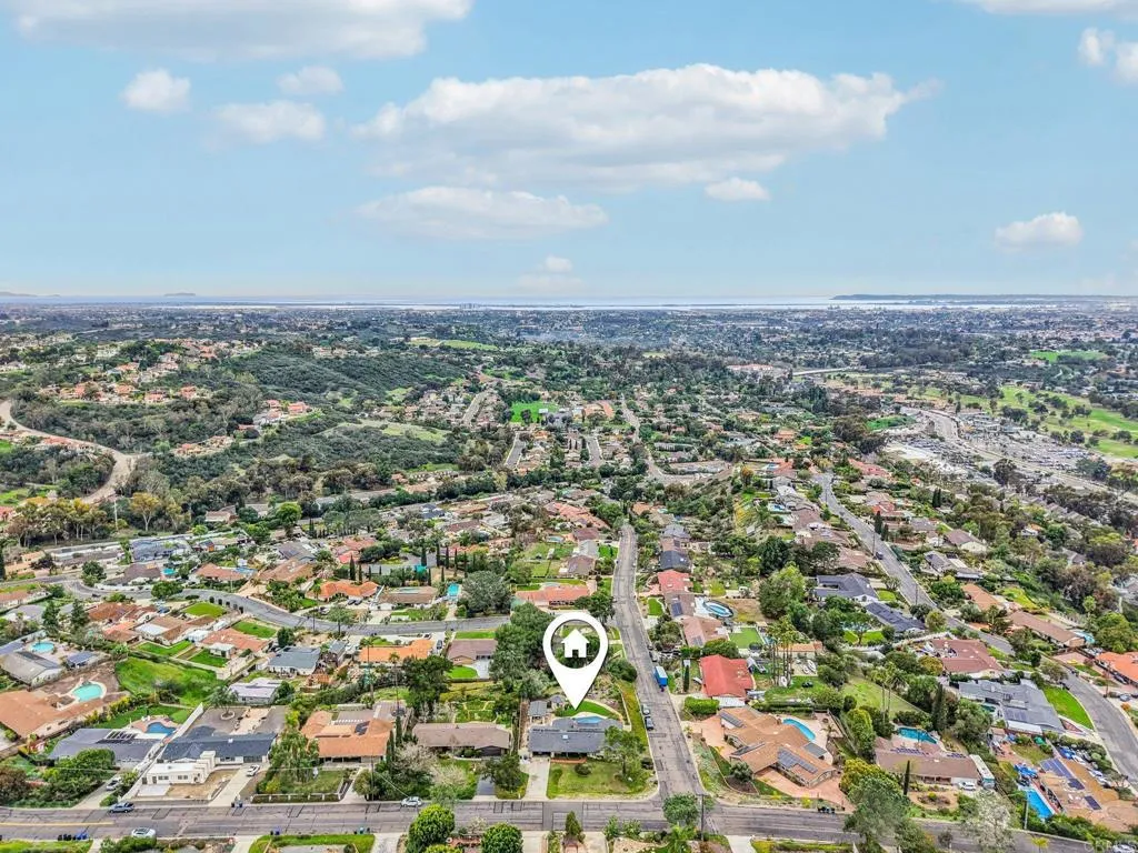 https://cdn.realtyfeed.com/cdn/127/306610893/c7d36e9c78248f70b14a1779982f0db0.webp