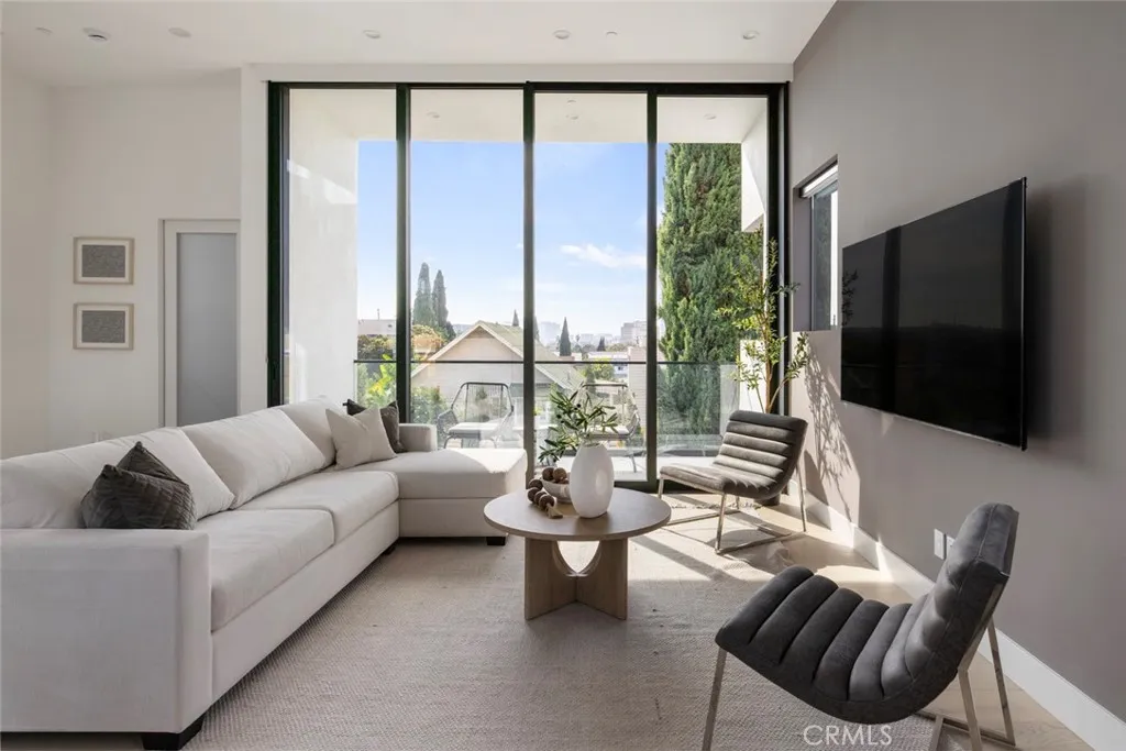 Silver Lake, CA 90026