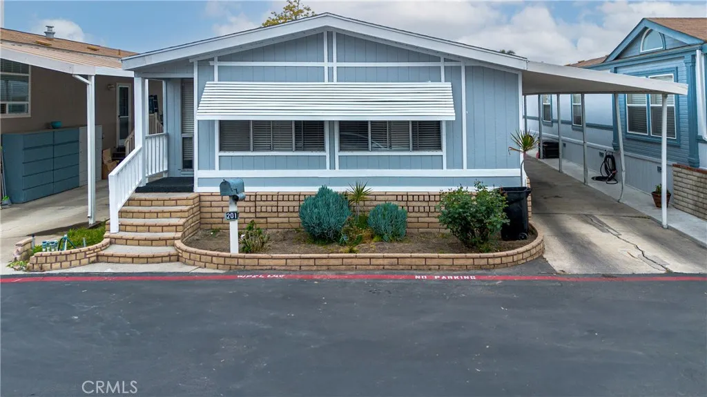 201 Road Runner, Fountain Valley, CA 92708