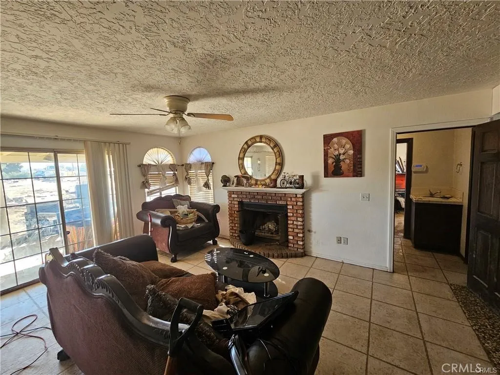 16709 Deodar, Hesperia, CA 92345 - Photo 5 of 10, Hesperia, CA