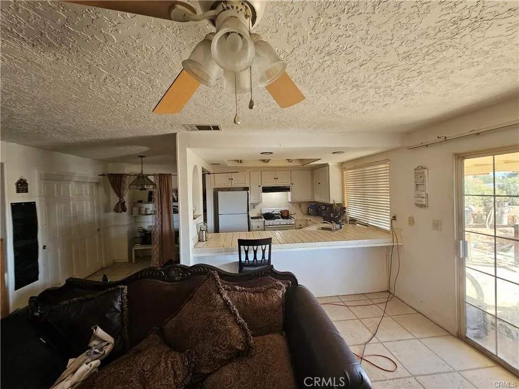 16709 Deodar, Hesperia, CA 92345 - Photo 4 of 10, Hesperia, CA