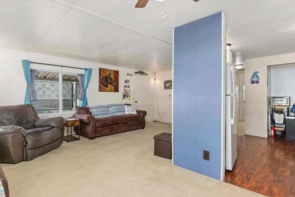 https://cdn.realtyfeed.com/cdn/127/306611044/eca56b1e940333a970866d9c3564cb9b.webp