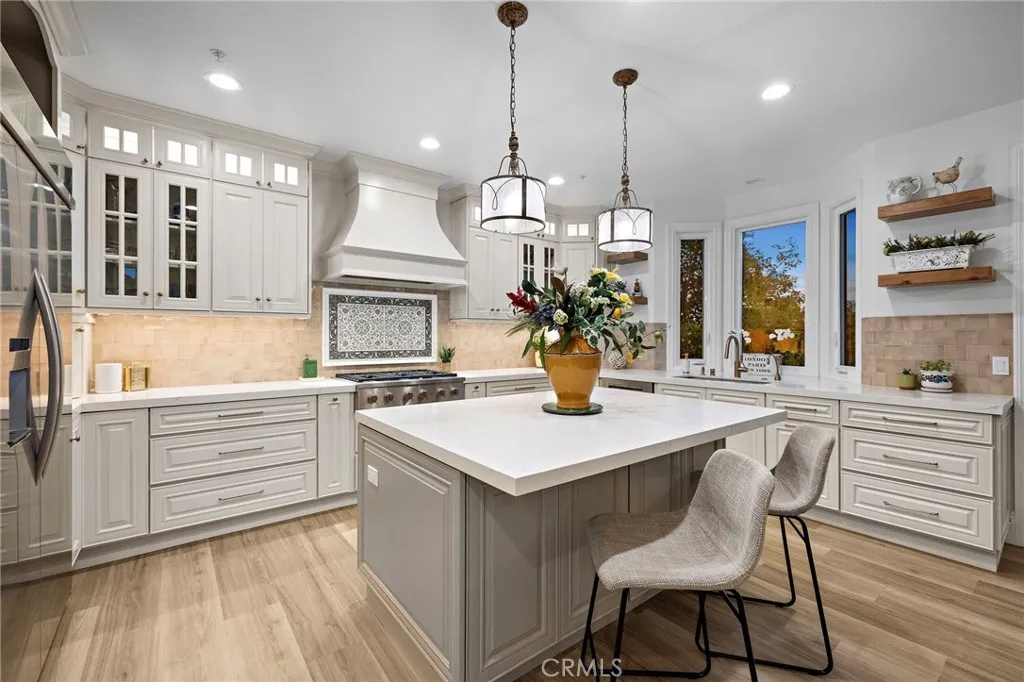Laguna Hills, CA 92653