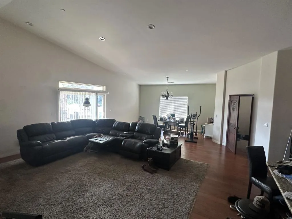 https://cdn.realtyfeed.com/cdn/127/306611082/9db4df30a15f78d63730e7d95e11db8e.webp