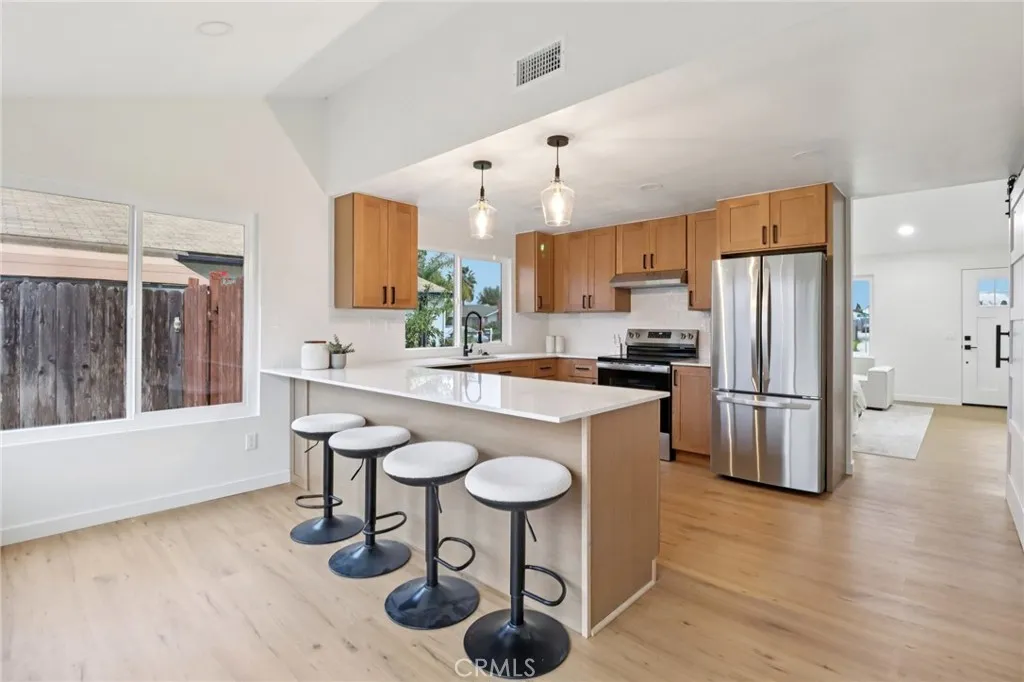 https://cdn.realtyfeed.com/cdn/127/306611095/2f2a09e4e8e55aeda172490ed65b05c3.webp