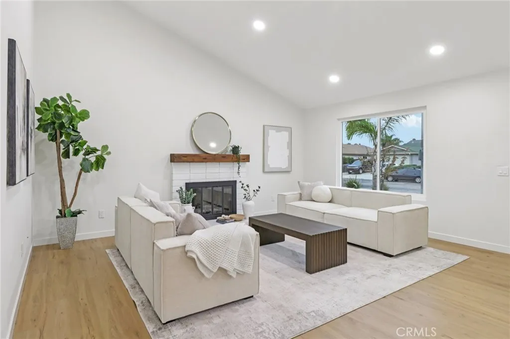 https://cdn.realtyfeed.com/cdn/127/306611095/5b426dab80d5efc39f2c0fb960995583.webp