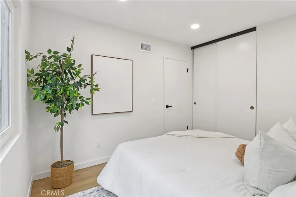 https://cdn.realtyfeed.com/cdn/127/306611095/7c8a85654d67e3dc74fd1f6806038bd6.webp