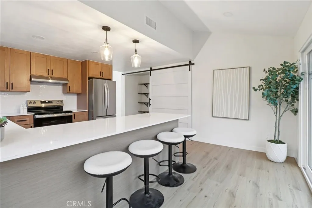 https://cdn.realtyfeed.com/cdn/127/306611095/fdcba6e2087c66a69ec1ba7c1aec0eed.webp