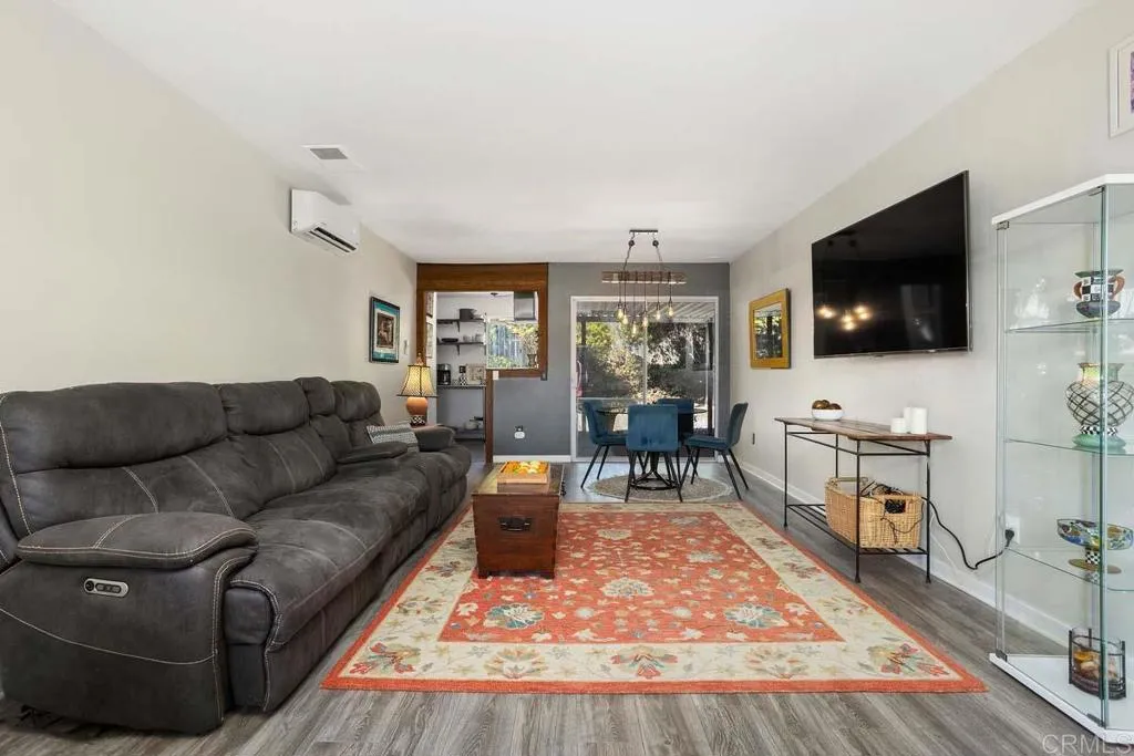 Photo #8: NDP2600056 Listing: Photo #8