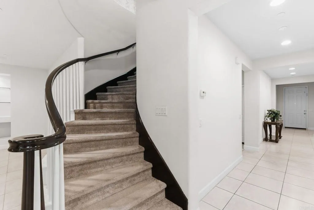 https://cdn.realtyfeed.com/cdn/127/306611107/4a0a1ebc3800df77940f0de5915335e9.webp
