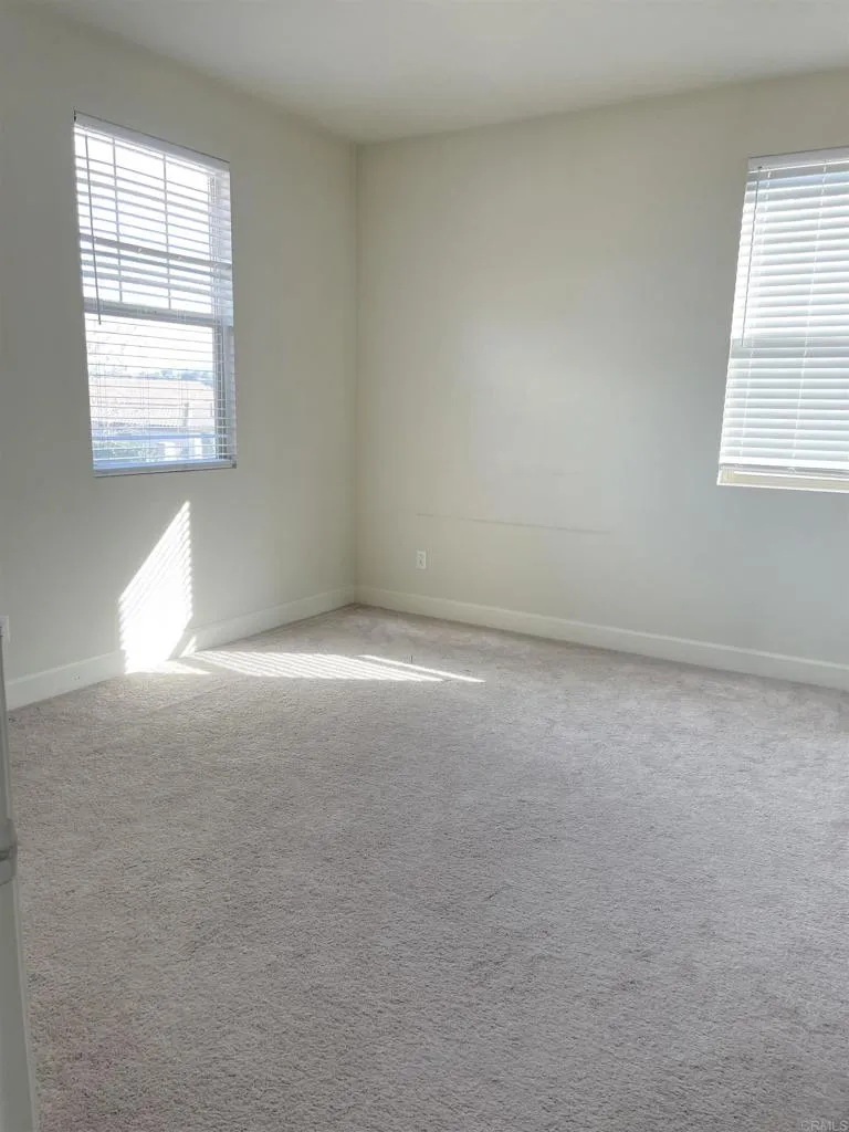 https://cdn.realtyfeed.com/cdn/127/306611107/92cab8932e3a2734841e42faf1fe46a1.webp