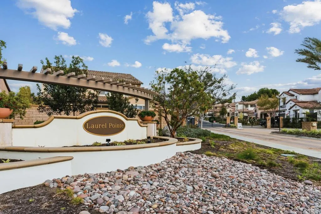 https://cdn.realtyfeed.com/cdn/127/306611107/9437b2cb7f8ce7d5395f485fb12ee1dc.webp