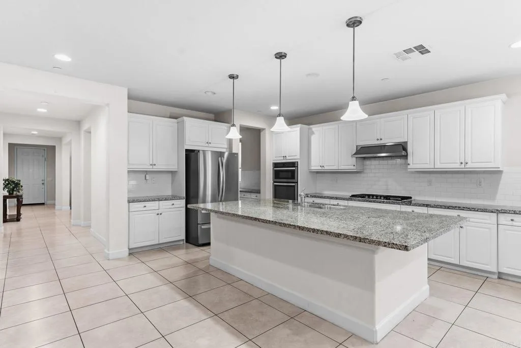 441 Adobe Estates Dr, Vista, CA 92083 - Photo 5 of 30, Vista, CA